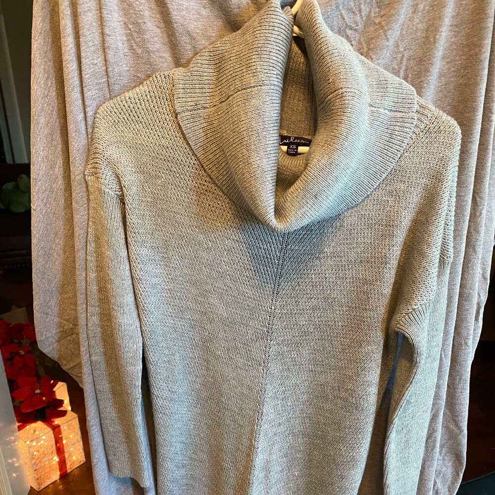 LULUS light gray long sleeve sweater dress, turtleneck size XS